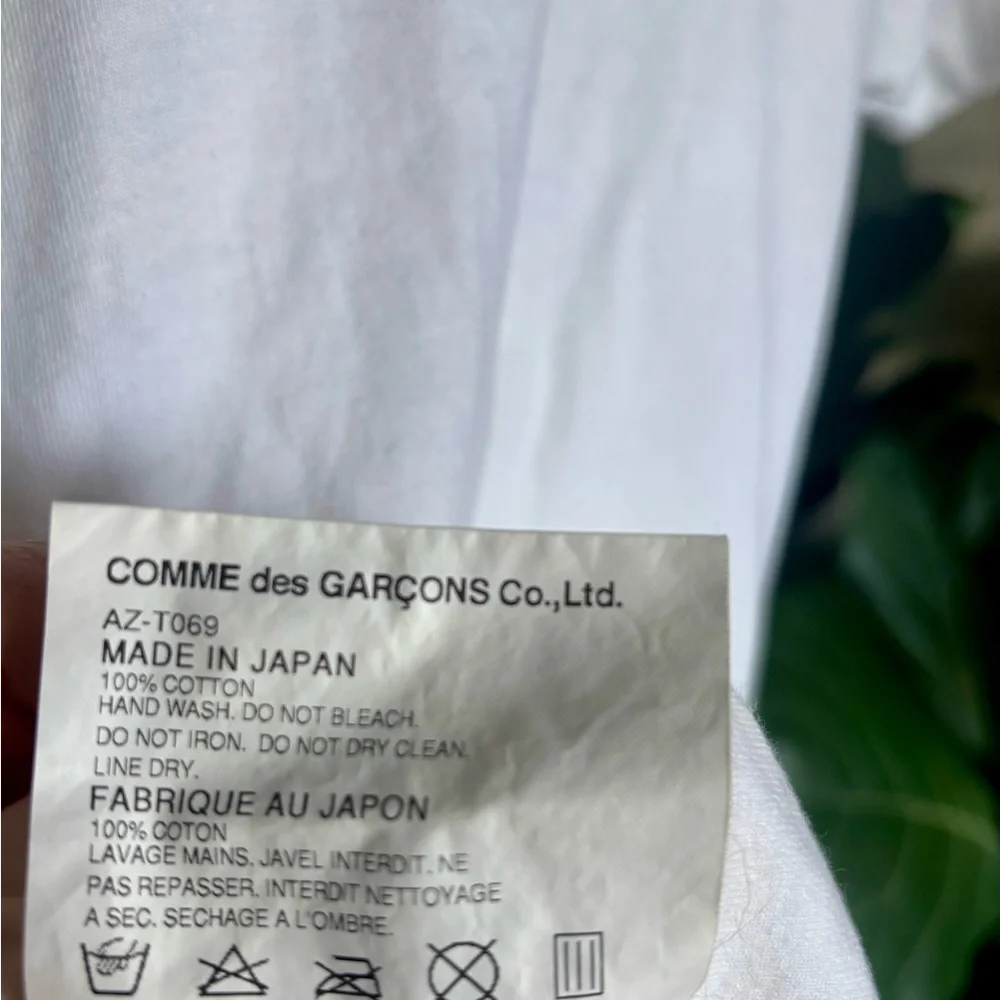 Comme des Garçons Play White Shirt with Big Black Heart 100% Authentic - Picture 5 of 7